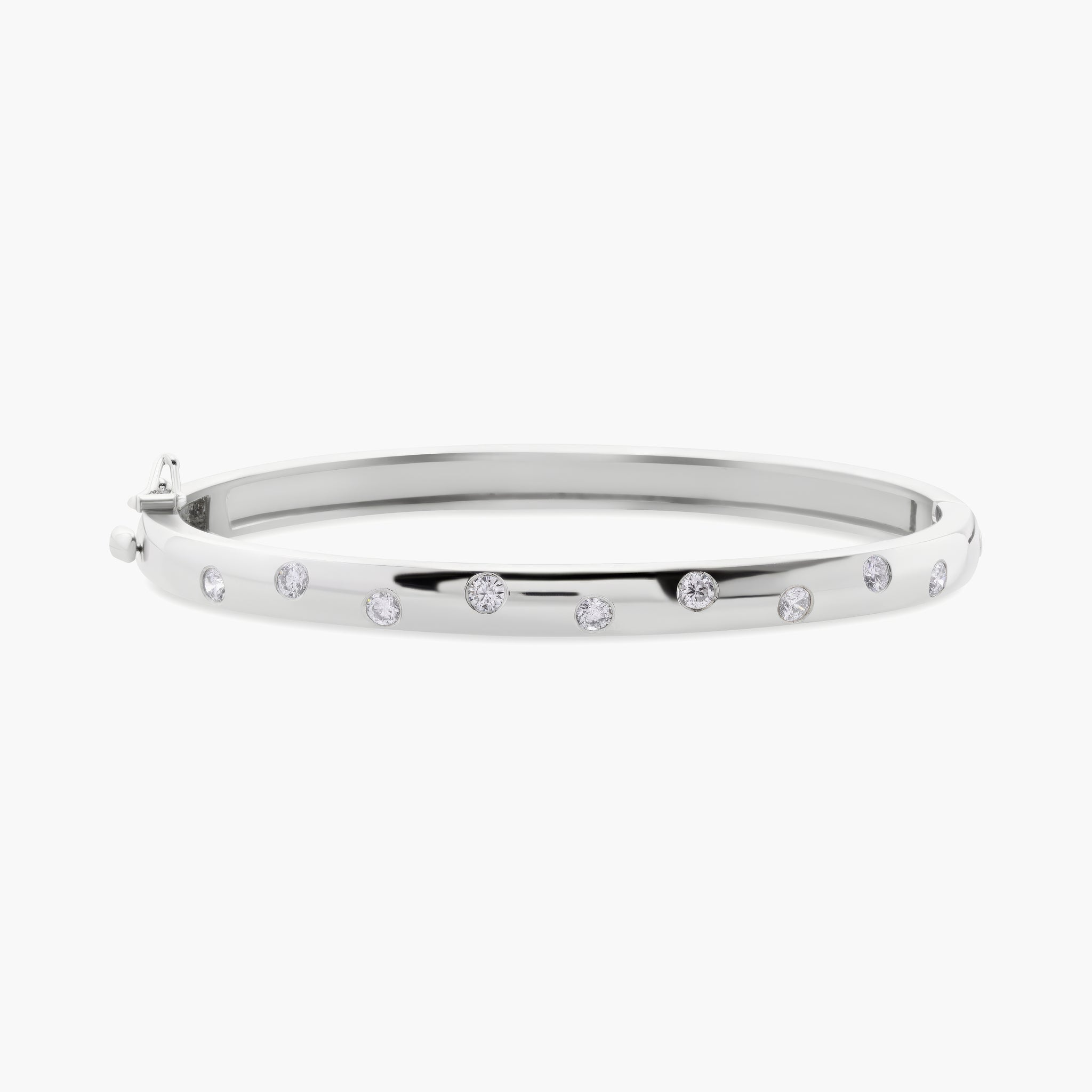 Diamond Etoile oval bangle