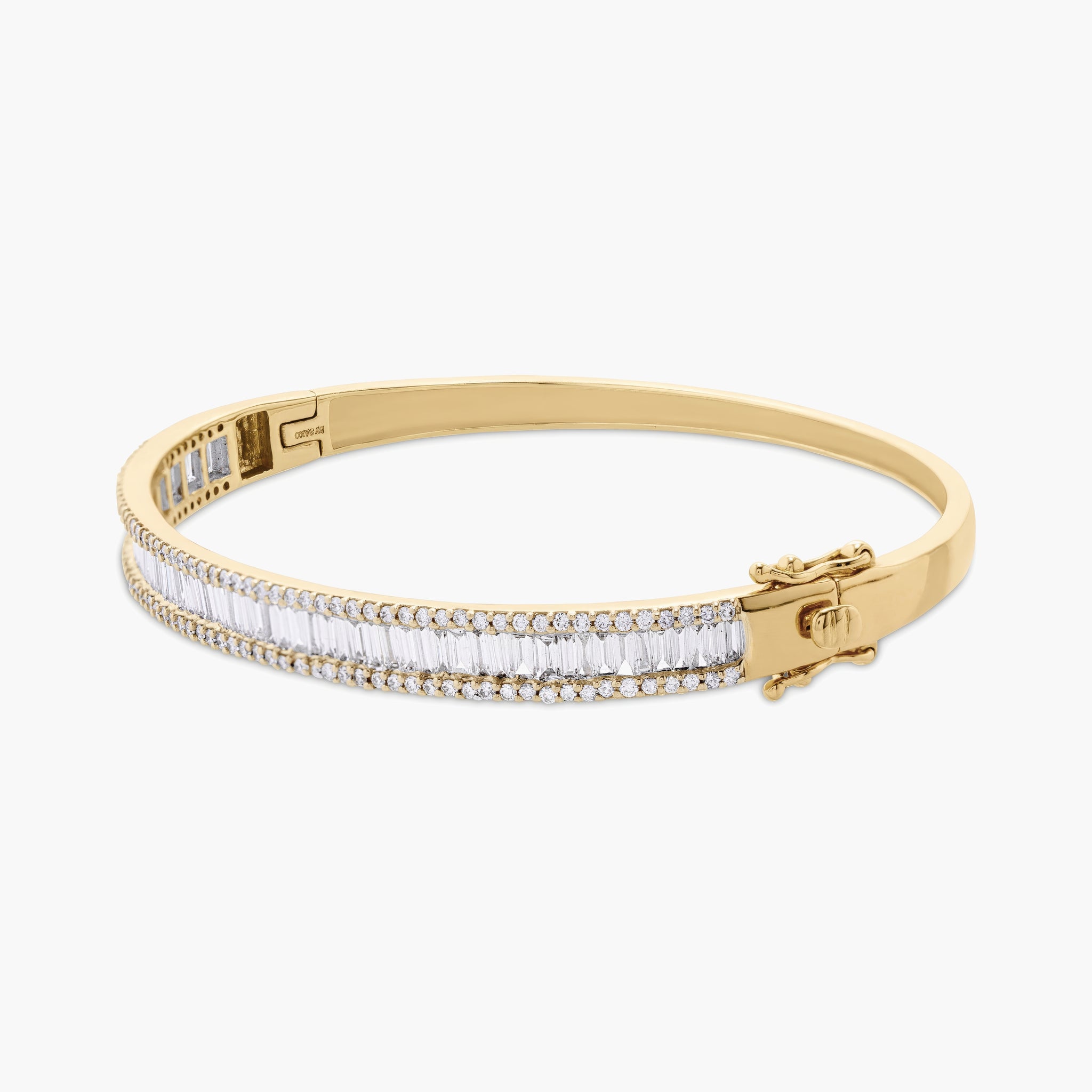 Baguette and round diamond bangle