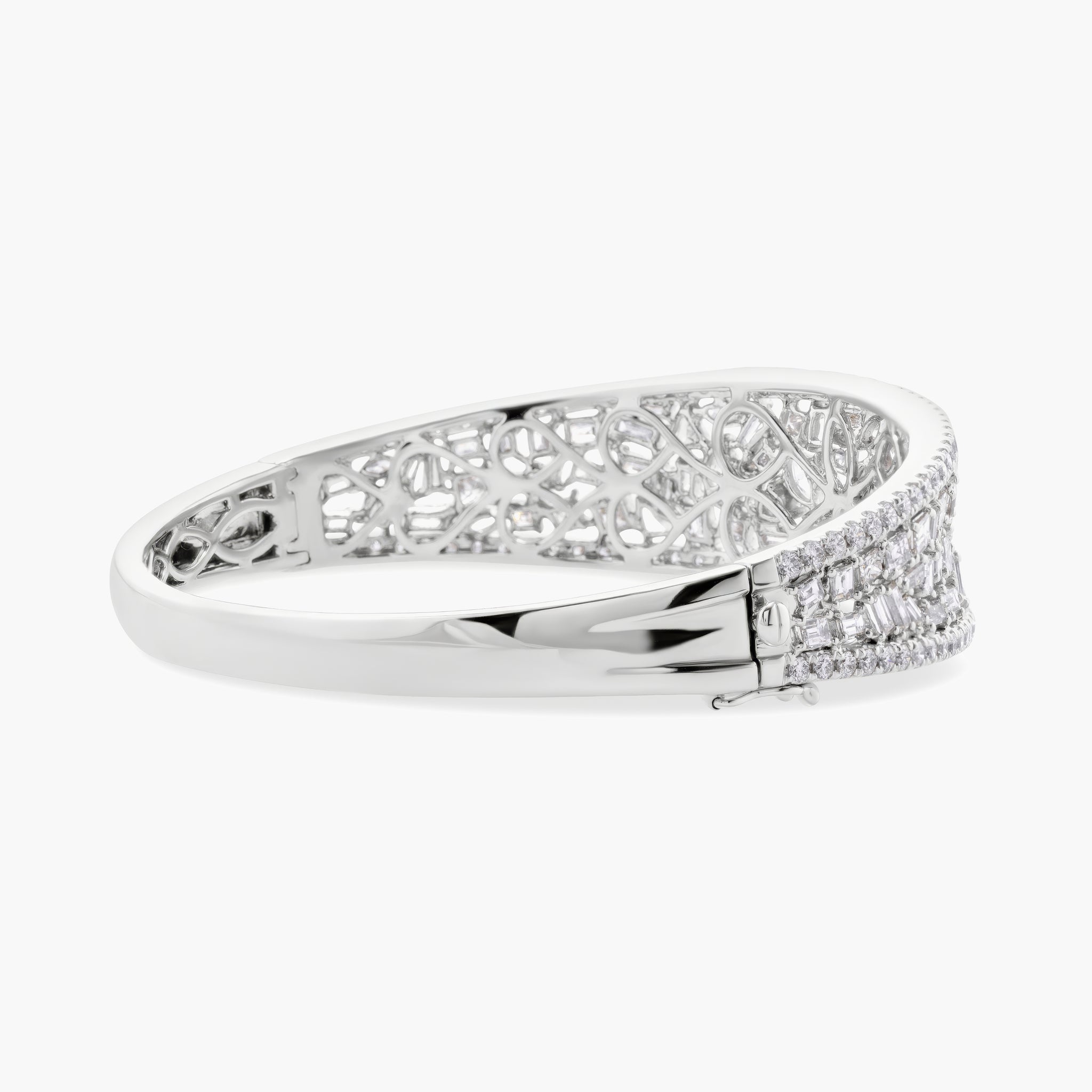 Graduated diamond bangle 1